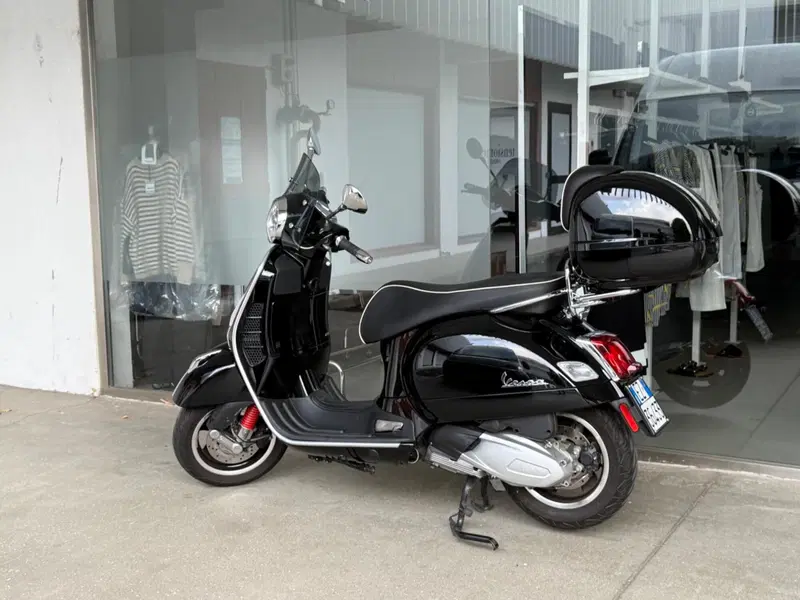 Vespa GTS 300 Super Hpe (2018 - 19) (2)