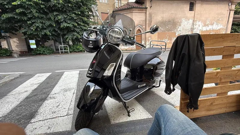 Vespa GTS 300 Super Hpe (2018 - 19) (6)