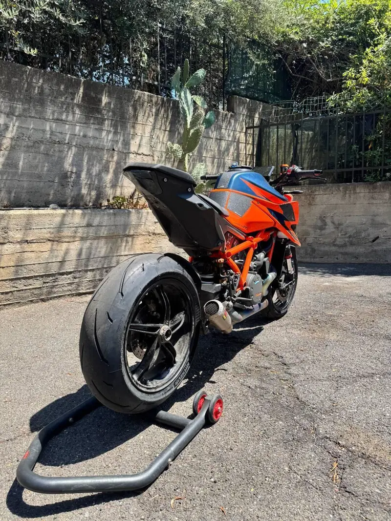 KTM 1290 Super Duke R (2020) (3)