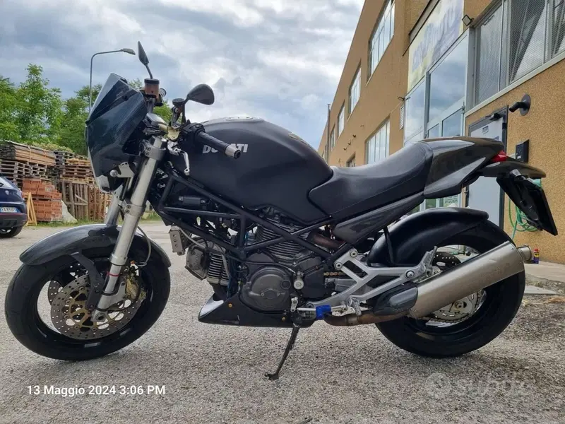 Ducati Monster 900 Dark I.E. (1999 - 02)