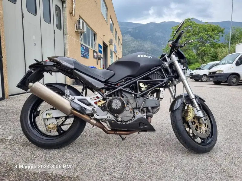 Ducati Monster 900 Dark I.E. (1999 - 02) (3)