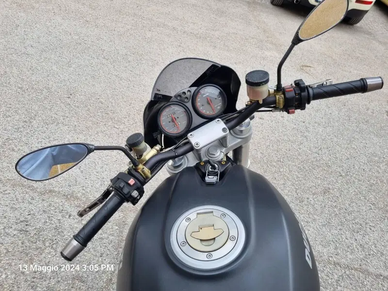 Ducati Monster 900 Dark I.E. (1999 - 02) (6)