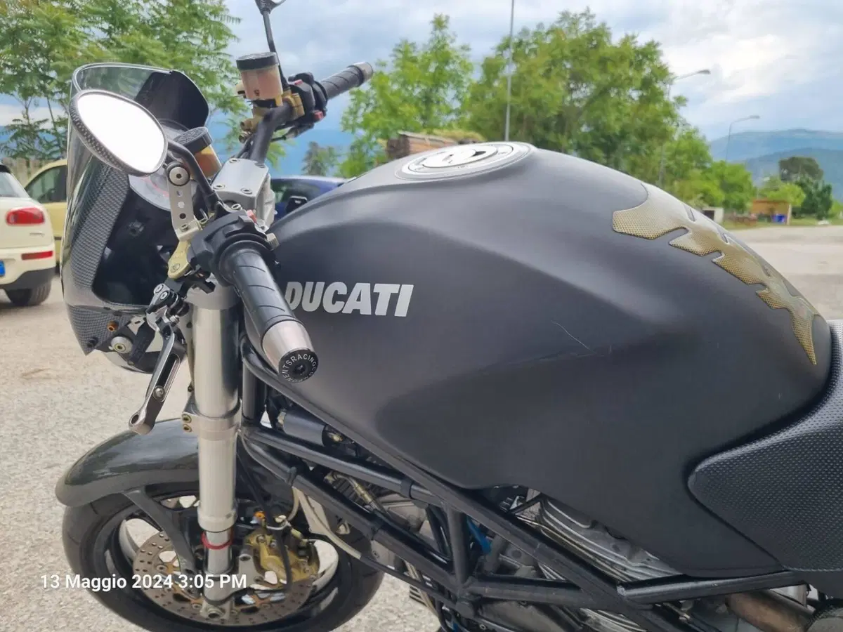 Ducati Monster 900 Dark I.E. (1999 - 02) (7)