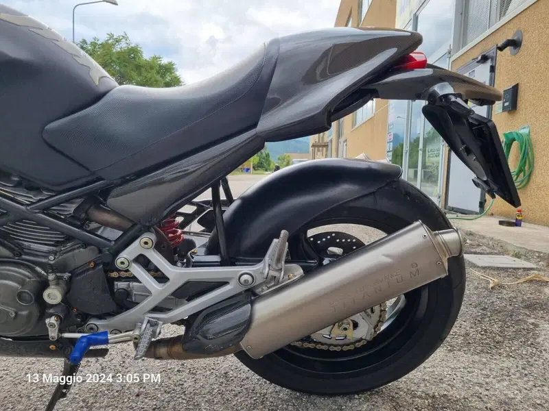 Ducati Monster 900 Dark I.E. (1999 - 02) (8)