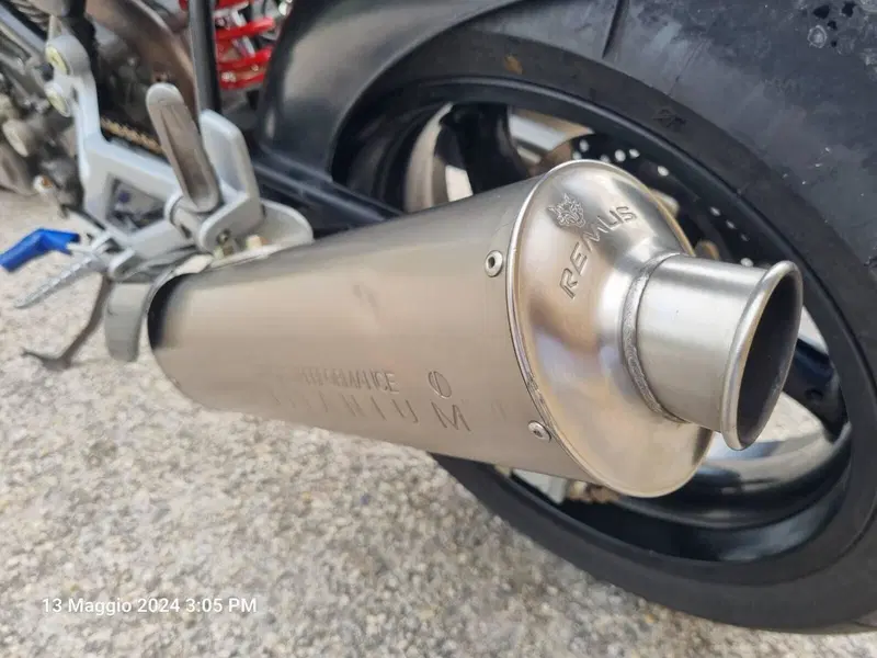 Ducati Monster 900 Dark I.E. (1999 - 02) (9)