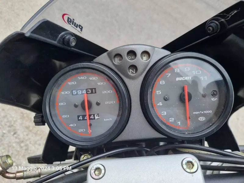 Ducati Monster 900 Dark I.E. (1999 - 02) (11)