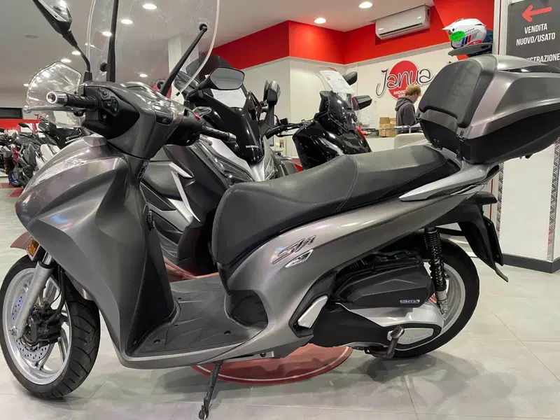 Honda SH 350 (2021 - 24) (6)