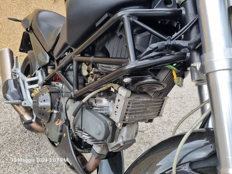 Ducati Monster 900 Dark I.E. (1999 - 02) (16)