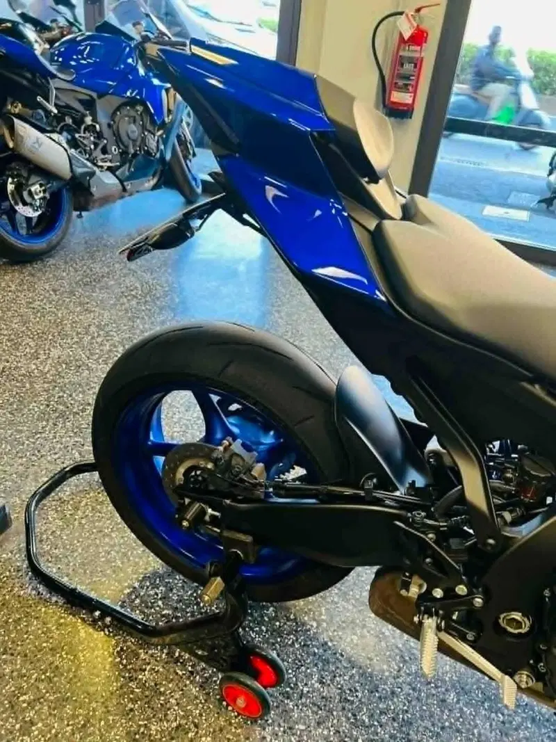 Yamaha YZF R9 (2025 - 26) (5)