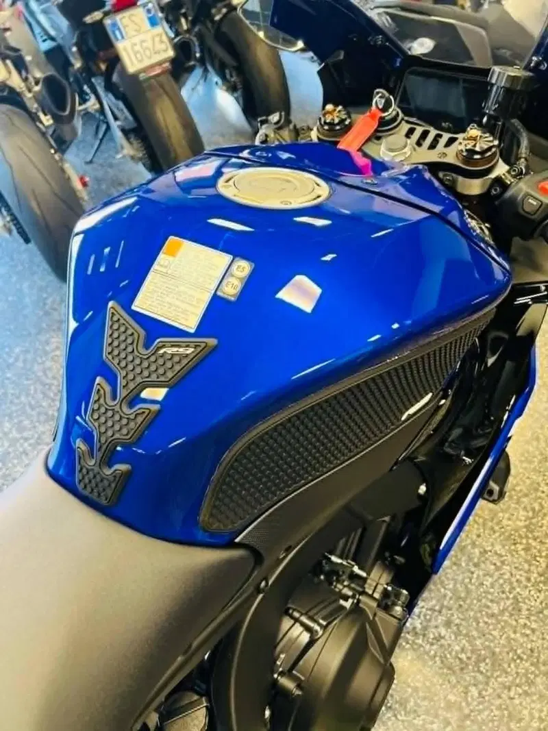 Yamaha YZF R9 (2025 - 26) (2)