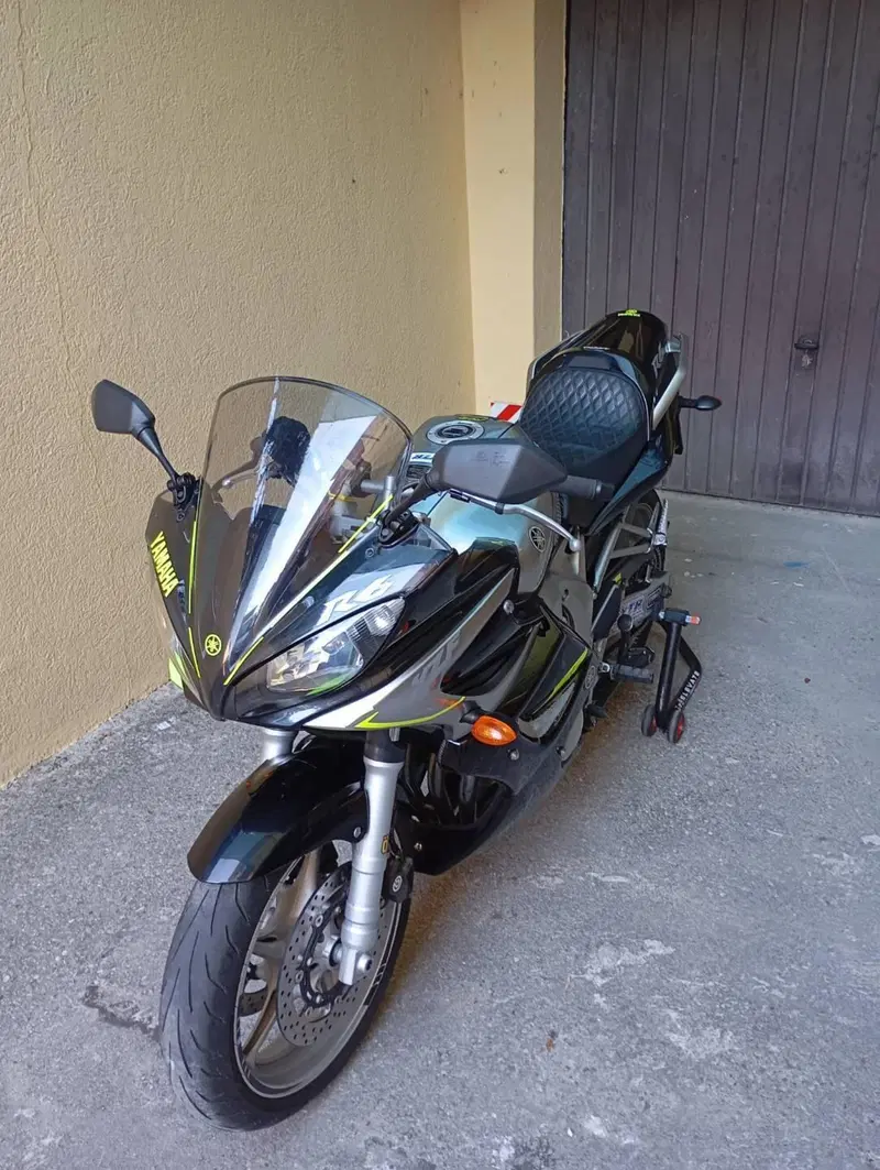Yamaha FZ6 Fazer (2004 - 07) (8)