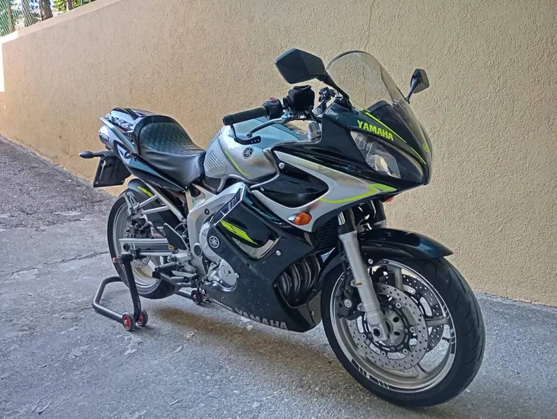 Yamaha FZ6 Fazer (2004 - 07) (13)