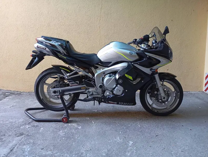 Yamaha FZ6 Fazer (2004 - 07) (15)