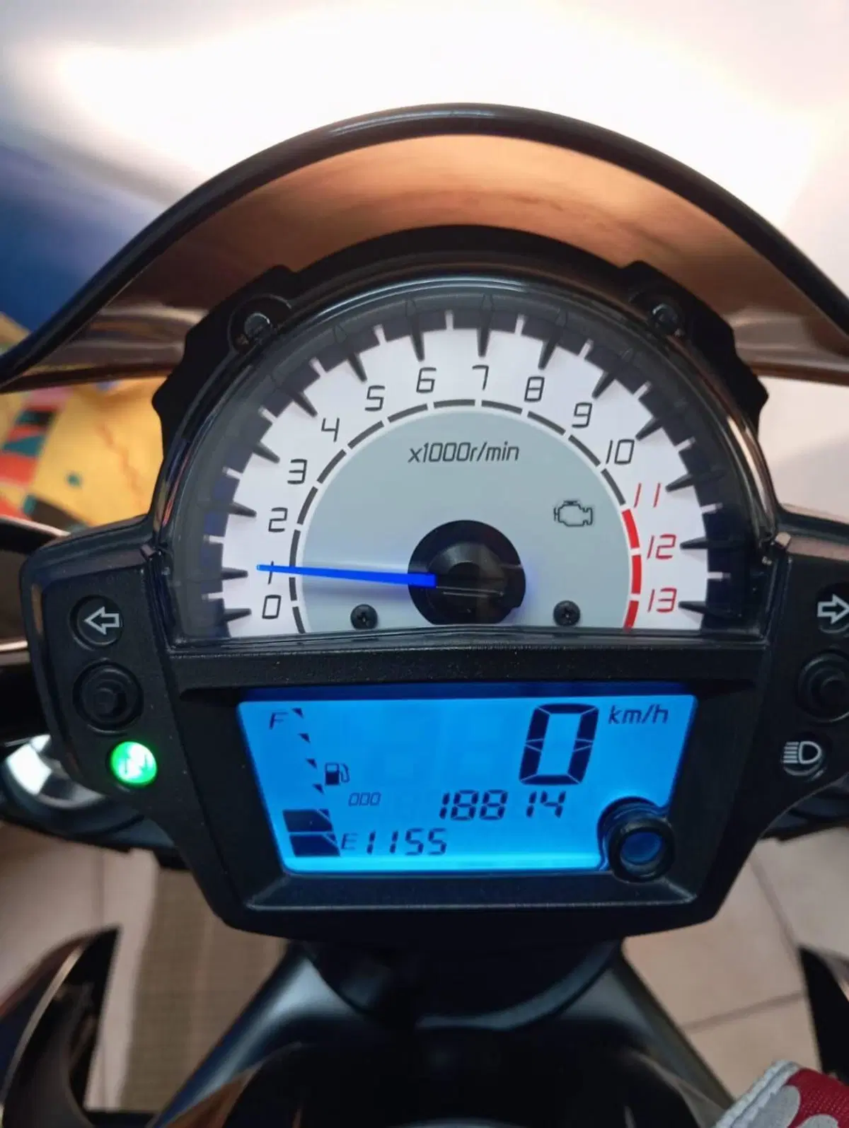 Kawasaki ER-6N (2012 - 13) (3)