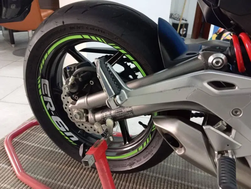 Kawasaki ER-6N (2012 - 13) (6)