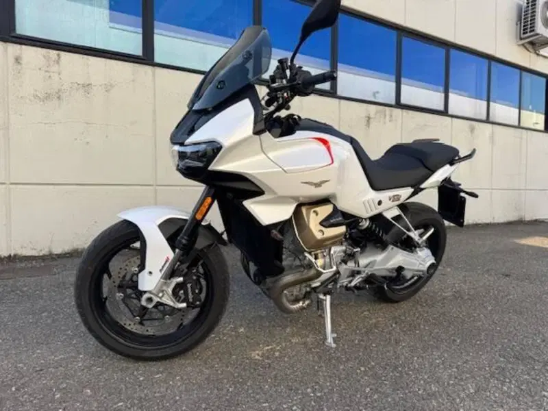 Moto Guzzi V100 Mandello (2022 - 24) (3)