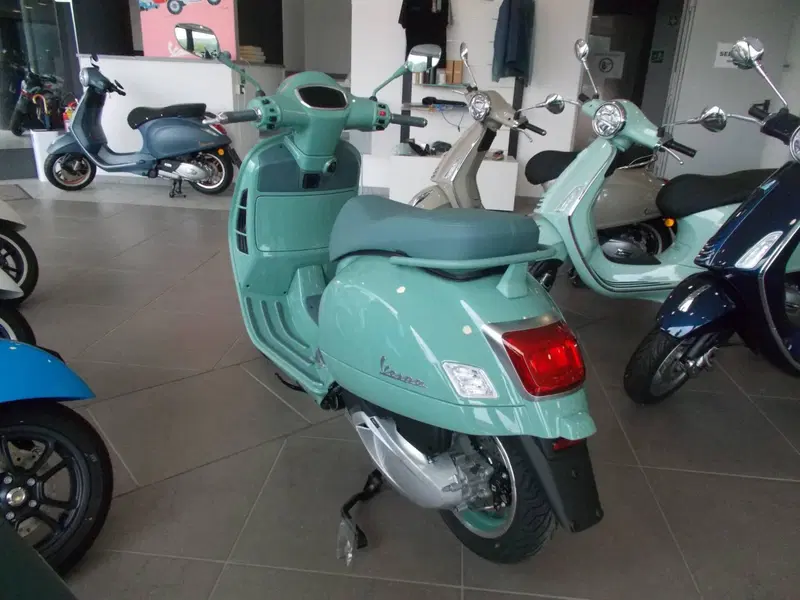 Vespa GTS 310 80th (2026) (4)