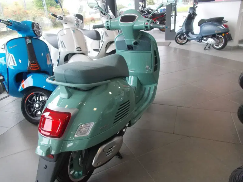 Vespa GTS 310 80th (2026) (5)
