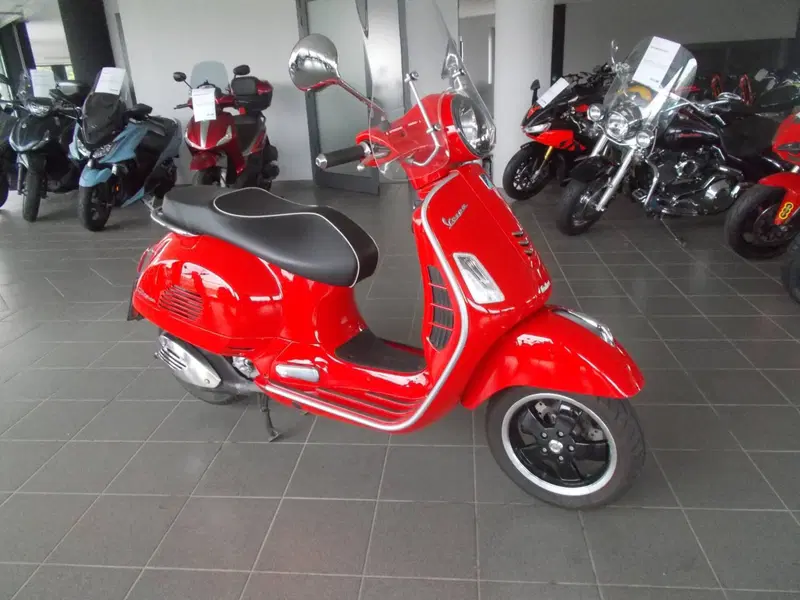 Vespa GTS 300 Super Hpe (2018 - 19)
