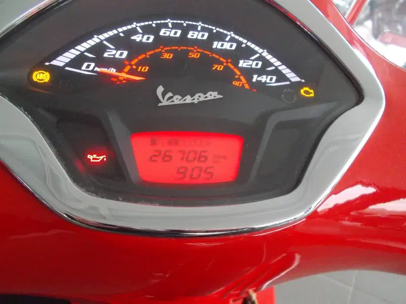 Vespa GTS 300 Super Hpe (2018 - 19) (5)