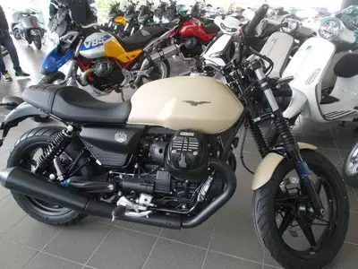 Moto Guzzi V7 Stone (2025 - 26) nuova
