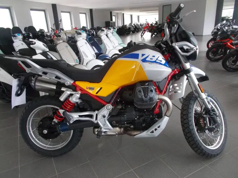 Moto Guzzi V85 TT (2024 - 26)