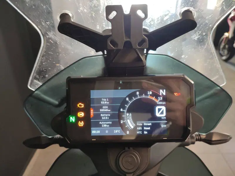KTM 890 Adventure (2021) (4)