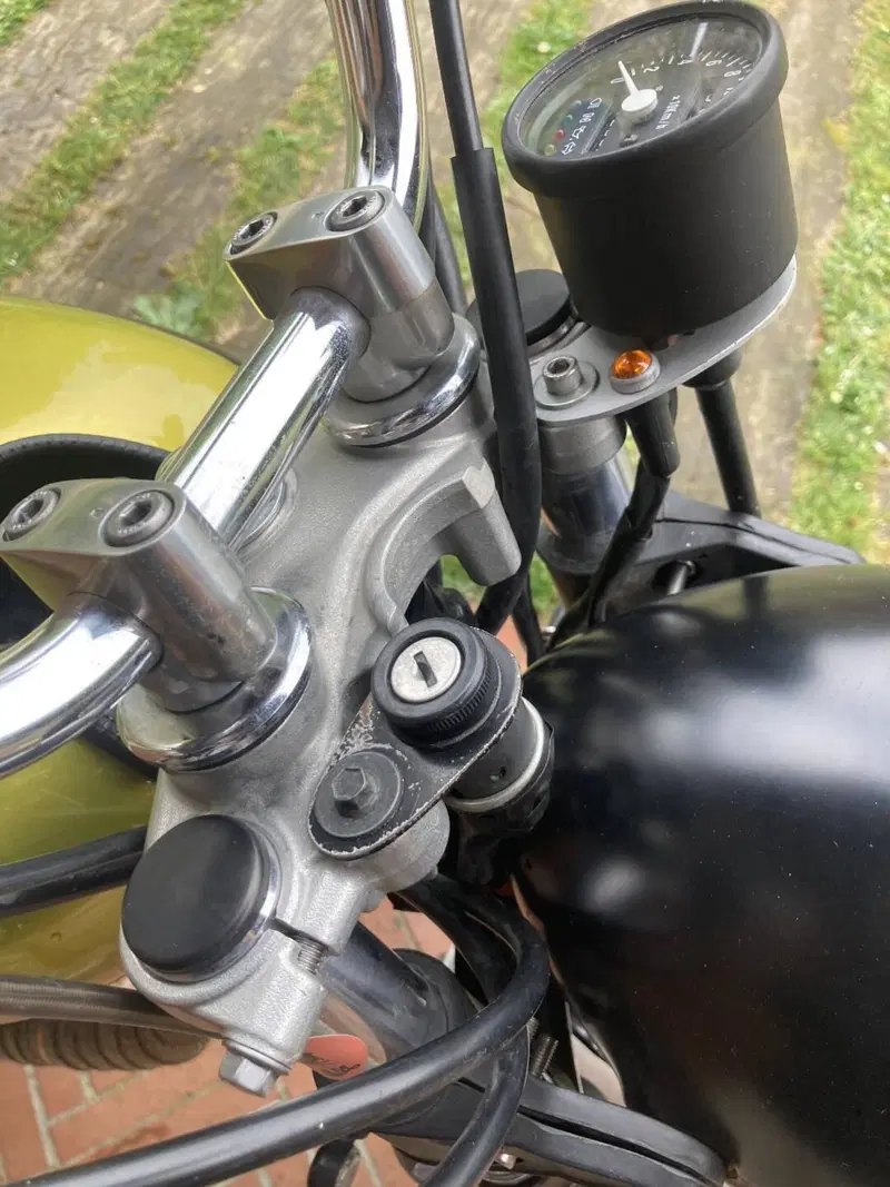 Yamaha SR 400 (2013 - 17) (9)