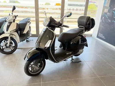 Vespa GTS 300 Super Hpe (2021 - 22) usata