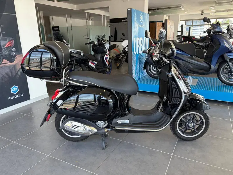 Vespa GTS 300 Super Hpe (2021 - 22) (4)