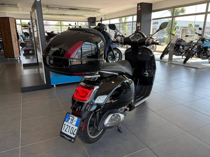 Vespa GTS 300 Super Hpe (2021 - 22) (5)