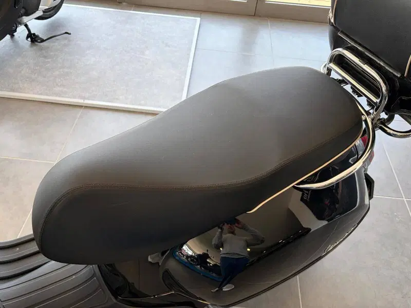 Vespa GTS 300 Super Hpe (2021 - 22) (10)