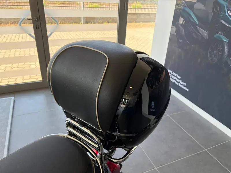 Vespa GTS 300 Super Hpe (2021 - 22) (12)