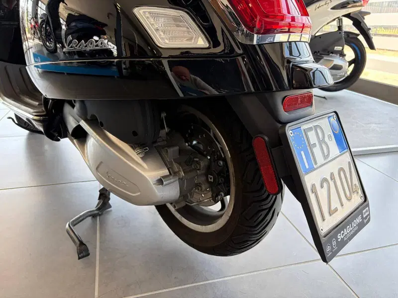 Vespa GTS 300 Super Hpe (2021 - 22) (14)