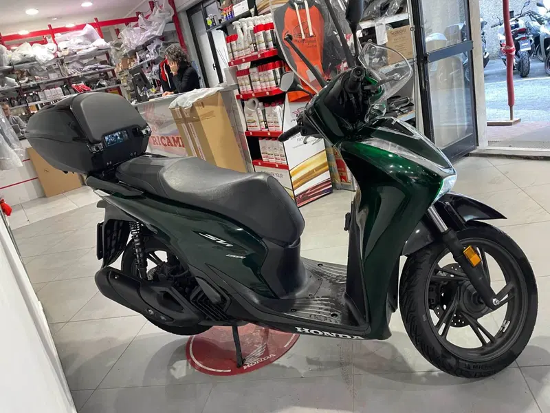 Honda SH 150i Vetro (2024 - 25) (4)
