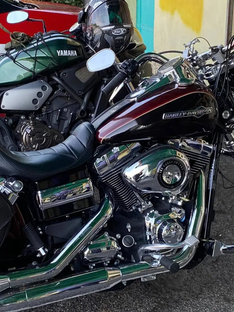 Harley-Davidson 1690 Super Glide Custom (2014) - FXDC (2)