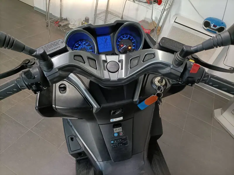 Kawasaki J 300 (2017 - 21) (6)