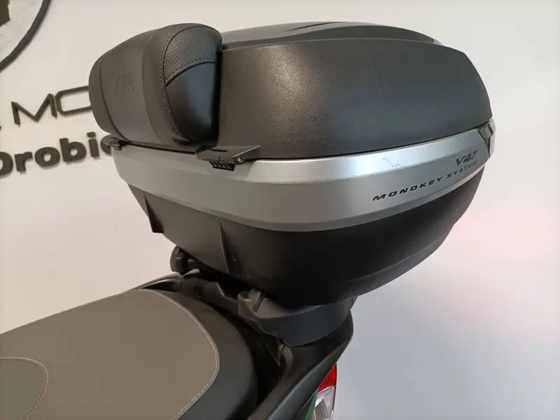 Kawasaki J 300 (2017 - 21) (7)
