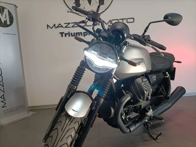 Moto Guzzi V7 Stone (2021 - 24) (6)