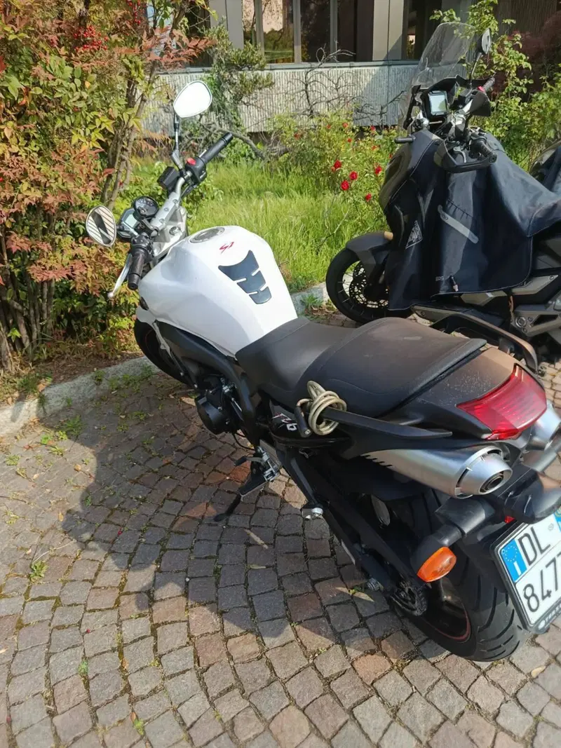 Yamaha FZ6 S2 (2007 - 11) (2)