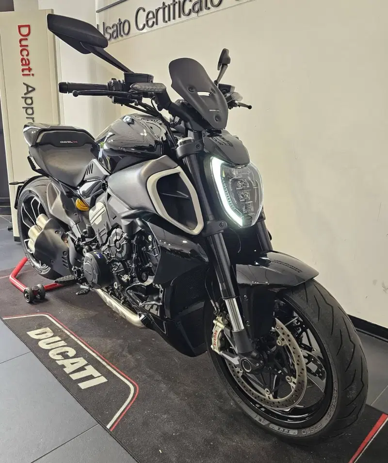 Ducati Diavel V4 (2023 - 26) (3)
