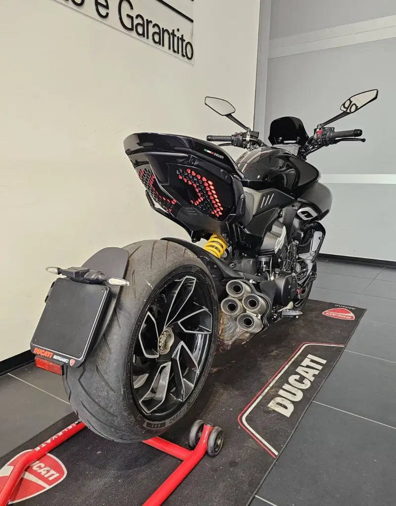 Ducati Diavel V4 (2023 - 26) (4)