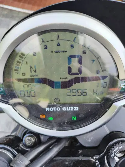 Moto Guzzi V7 Stone Special Edition (2022 - 25) usata