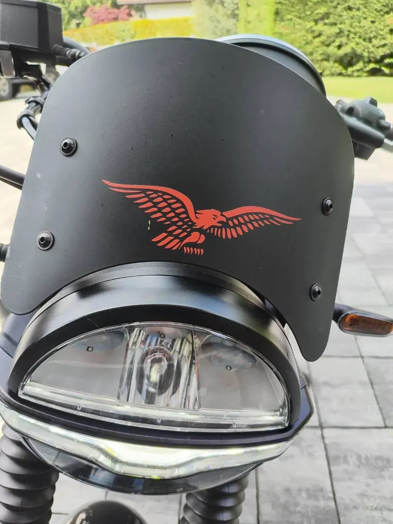 Moto Guzzi V7 Stone Special Edition (2022 - 25) (2)