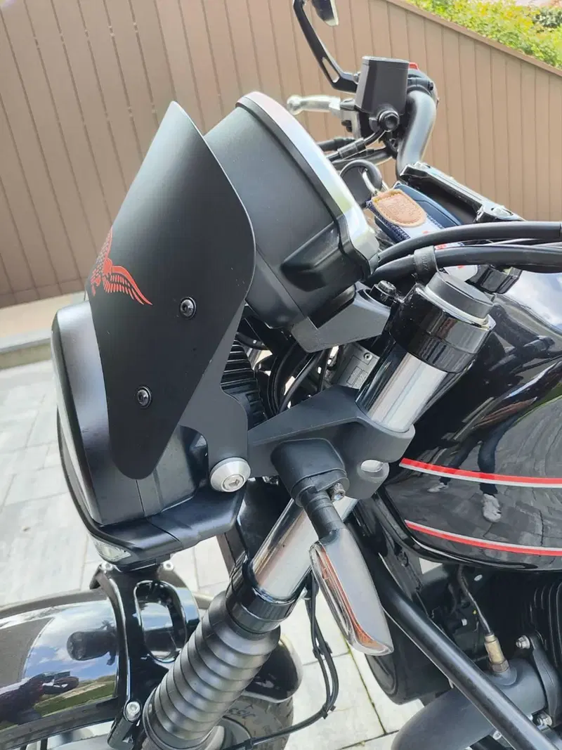 Moto Guzzi V7 Stone Special Edition (2022 - 25) (3)