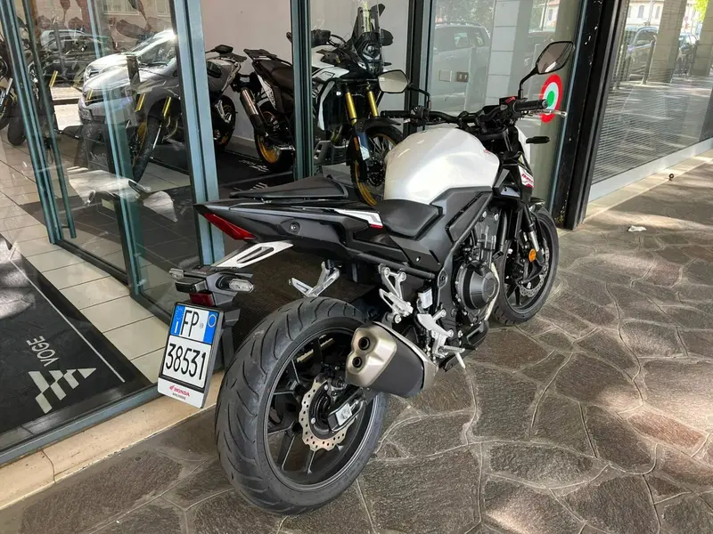 Honda CB 500 Hornet (2024 - 25) (3)