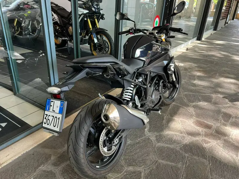 Bmw G 310 R (2021 - 25) (3)