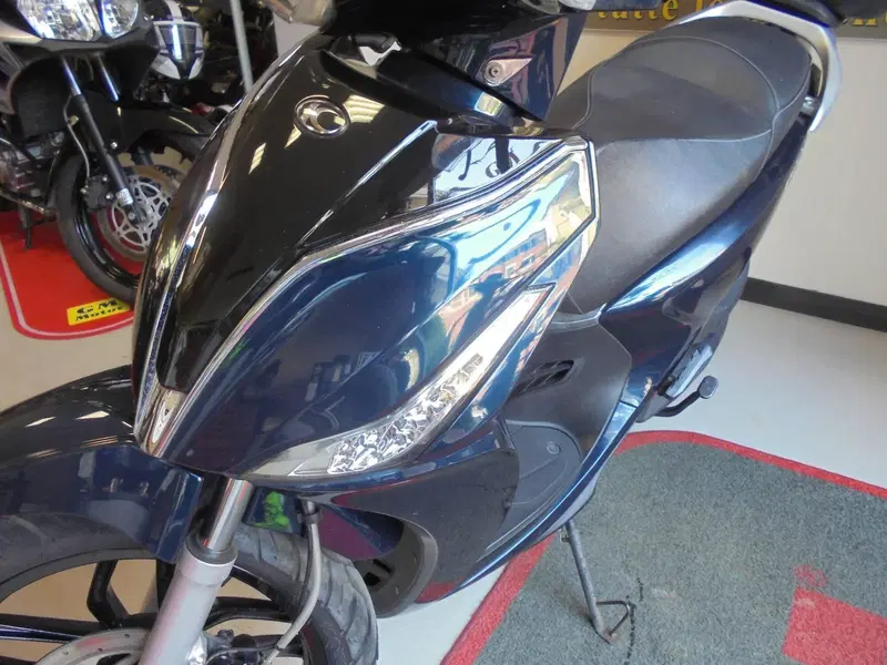 Kymco People 200i S (2021 - 26) (5)
