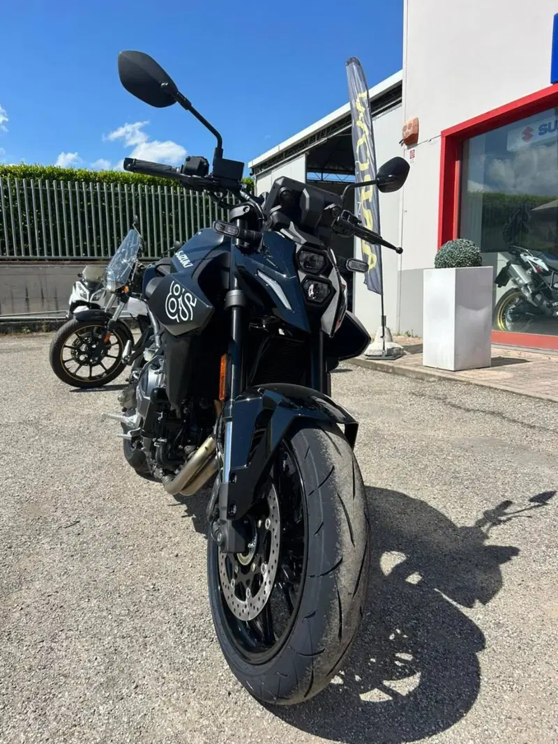 Suzuki GSX-8S (2025 - 26) (4)