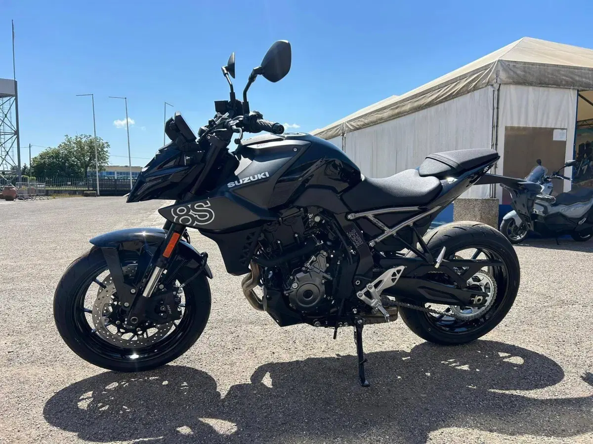 Suzuki GSX-8S (2025 - 26) (5)